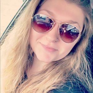 Meet your Posher, Ashlee